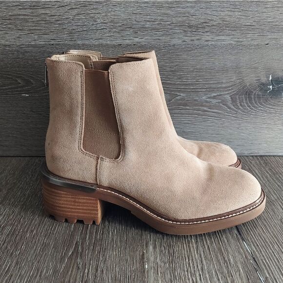 Vince Camuto Kelivena Suede Chelsea Boots in Tortilla Size 7 - Picture 1 of 8